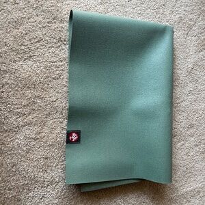Manduka eKO Superlite Yoga Mat - LIKE BRAND NEW
